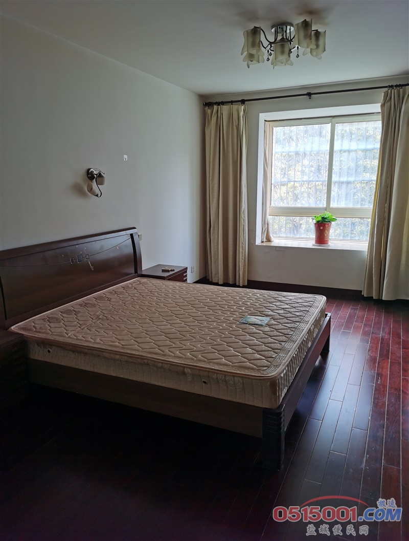 新苑小区156平米简装住宅出租